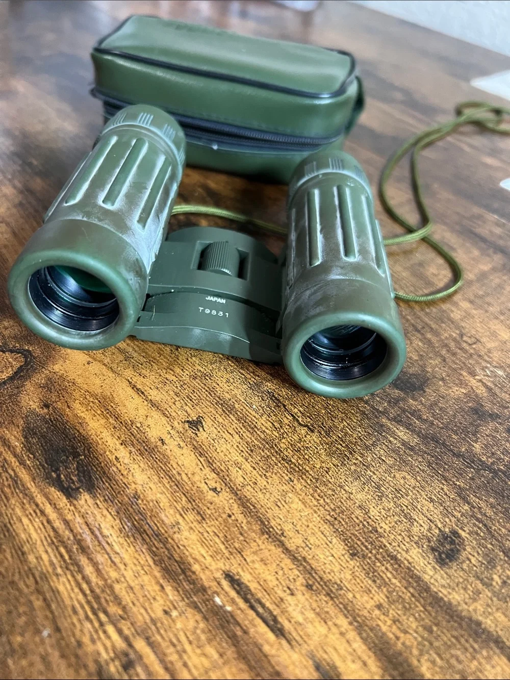 Aris Olive Green 10x22 Compact Binoculars with Case